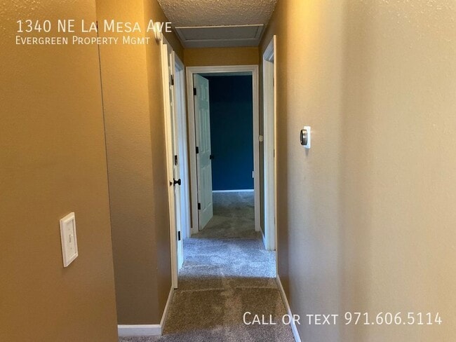 Building Photo - 1340 NE La Mesa Ave