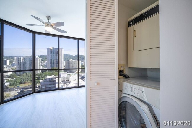 Building Photo - $2,250 / 1br - 611ft2 - Well maintained 1BR/1BA/1PKG condo unit in Hale Kaheka (Ala Moana) (Honol...