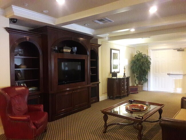 Building Photo - Annual turnkey furnished (optional) renovated luxury 2/2 condo downtown Sarasota at Broadway Prom...