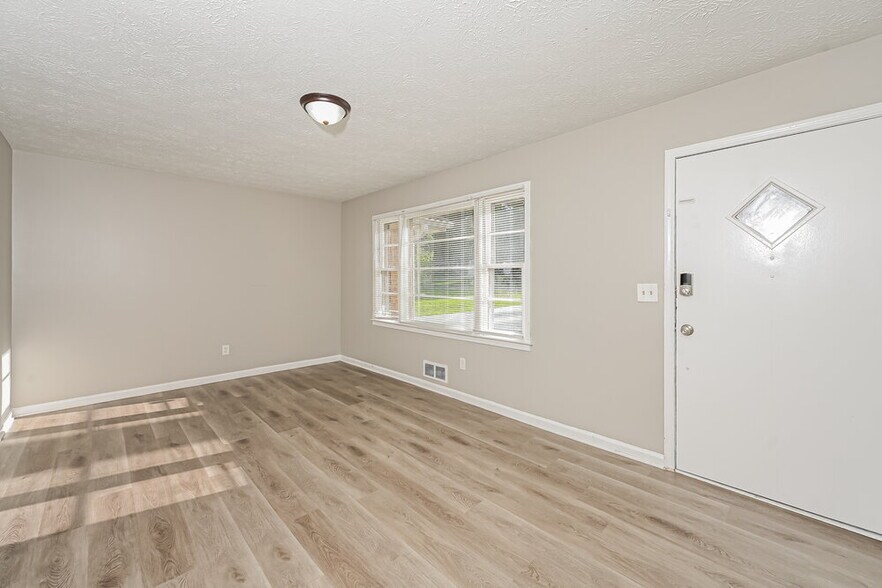 Building Photo - 355 Arcadia Pl SW