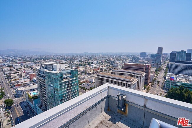 Building Photo - 3810 Wilshire Blvd