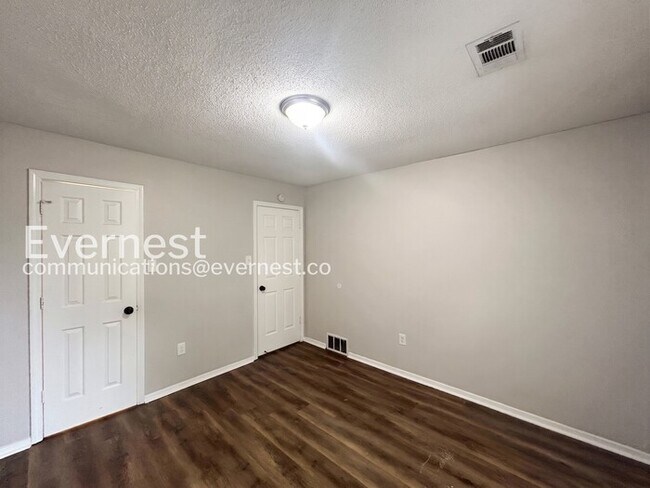 Building Photo - 6571 Ashland Dr