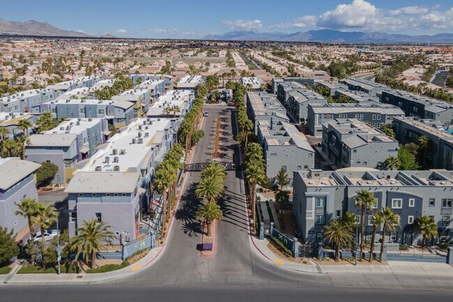 Building Photo - 9050 W Tropicana Ave
