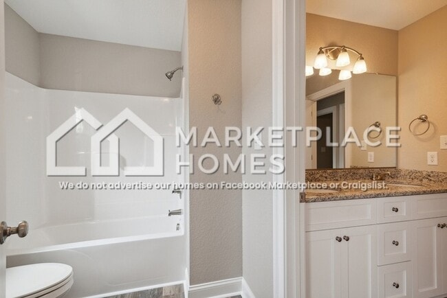 Building Photo - 542 Wilson St