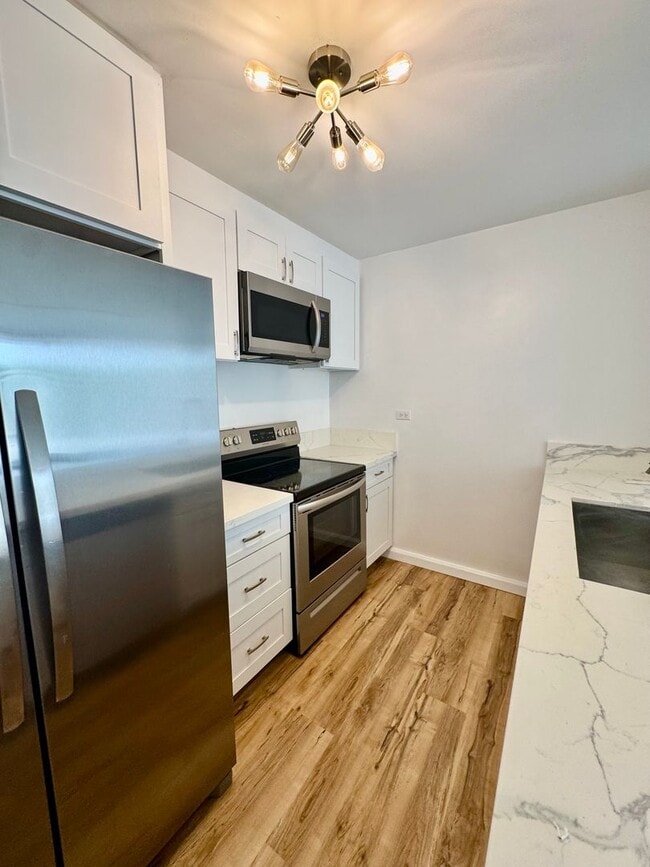 Building Photo - 1/1/2, Ground Floor Unit,  located at Mott-Smith in Makiki, Great Location!