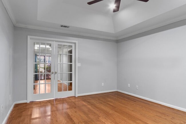 Building Photo - 2013 Fox Ridge Rd