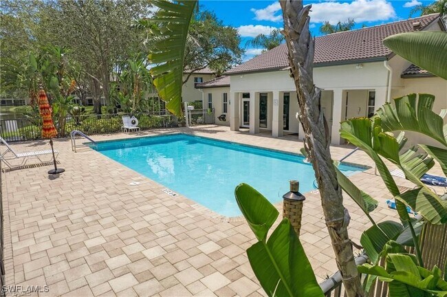 Building Photo - 700 Diamond Cir