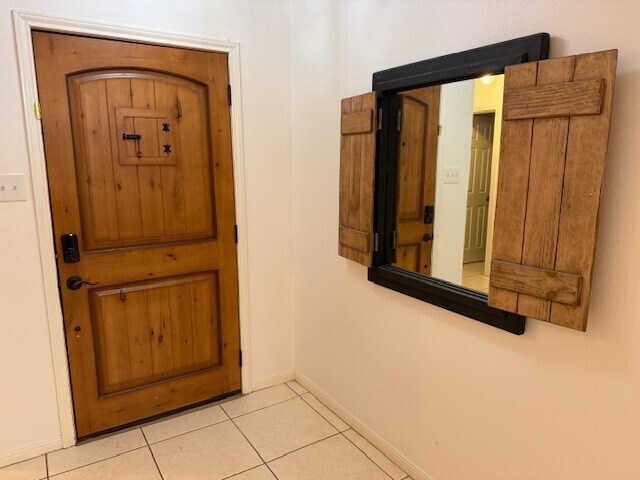 Building Photo - 2902 Silent Dr