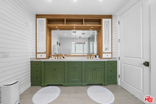 Building Photo - 12345 Huston St