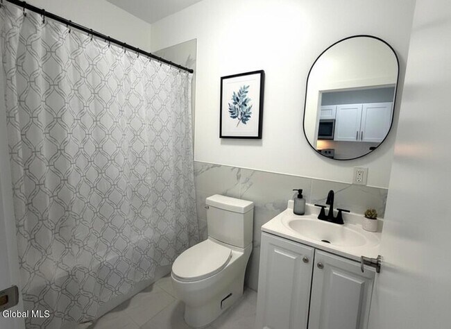 Building Photo - 5 Broadway