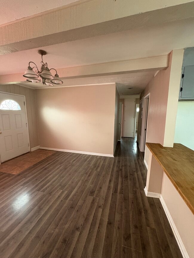 Building Photo - 3453 165th St