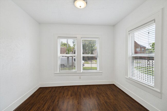 Building Photo - 2611 Isabella St