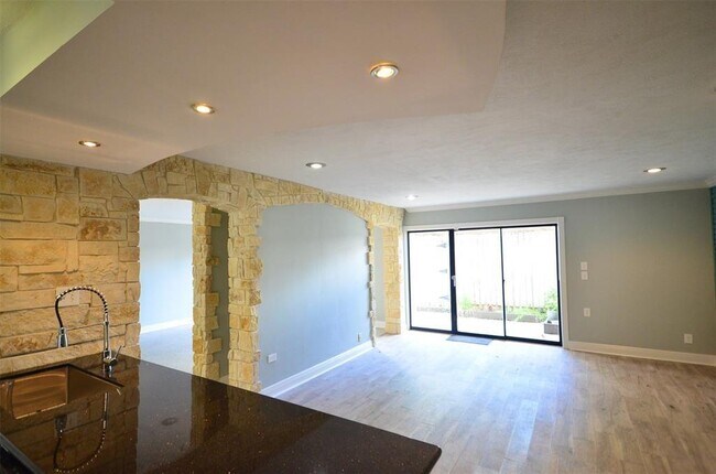 Building Photo - 9103 Braeburn Valley Dr