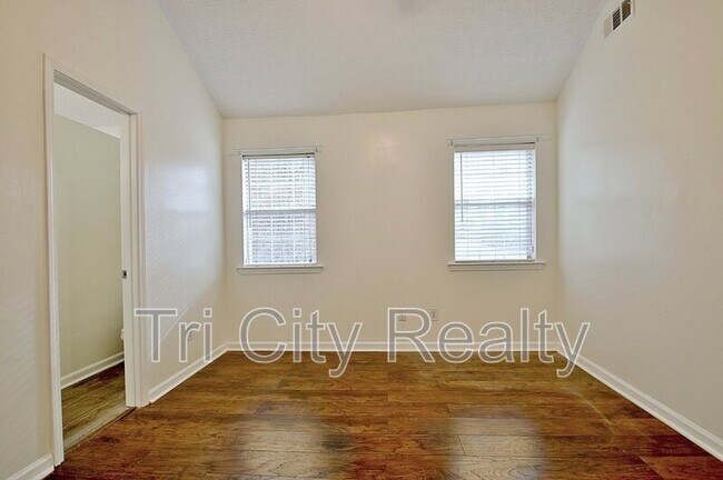 Building Photo - 350 Cobbler Dr