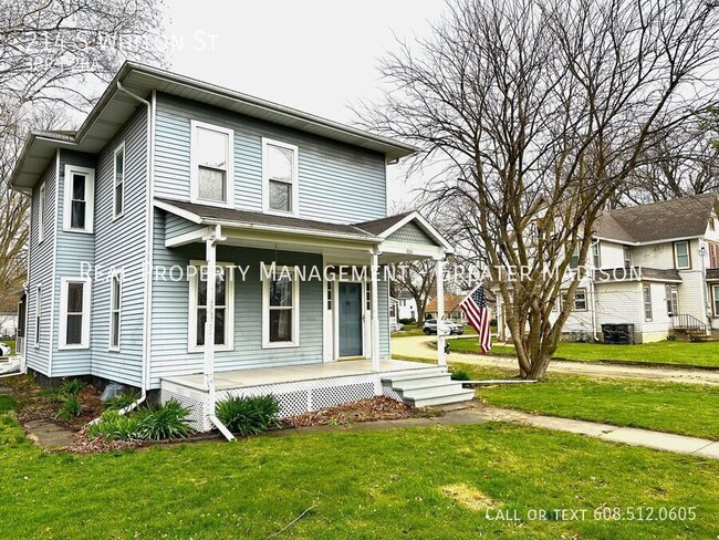 Primary Photo - 214 S Whiton St