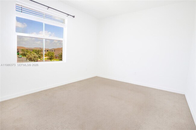 Building Photo - 846 SE 19th St