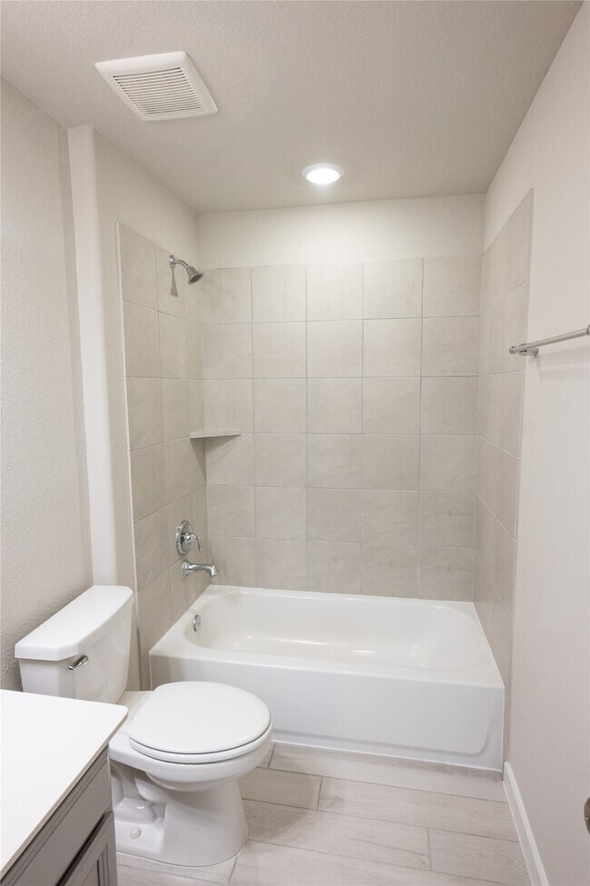 Building Photo - 17549 Rosette Grass Dr