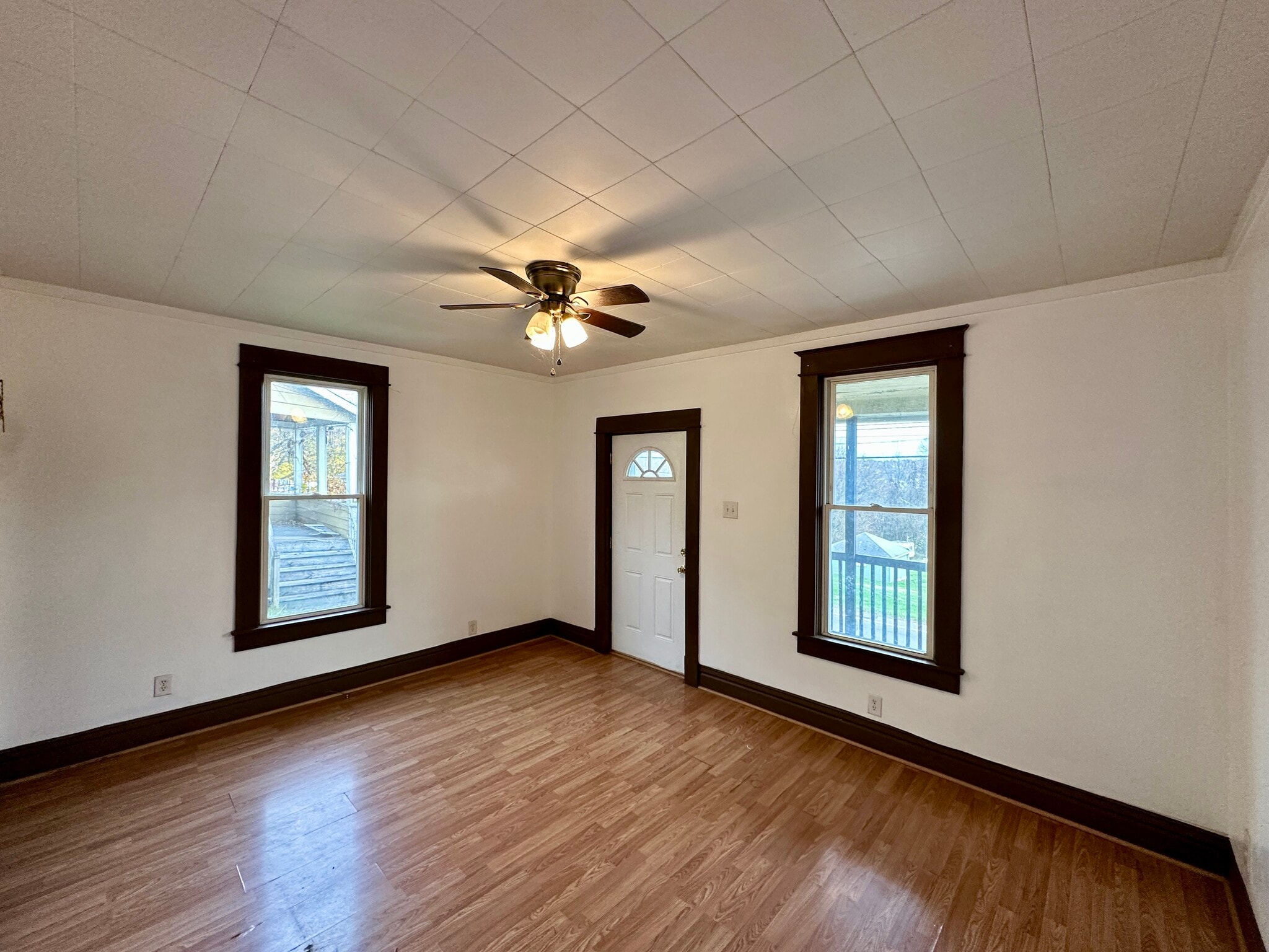 Building Photo - 154 Elmwood St