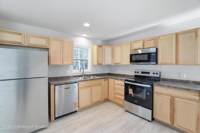 Building Photo - 458 Country Pl Dr