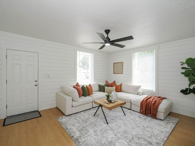 Building Photo - NEWLY REMODELED HISTORIC HOME IN DOWNTOWN PLEASANT GROVE!