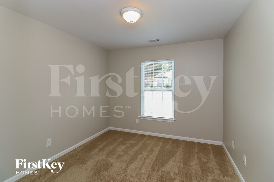 Building Photo - 8409 Military Wy