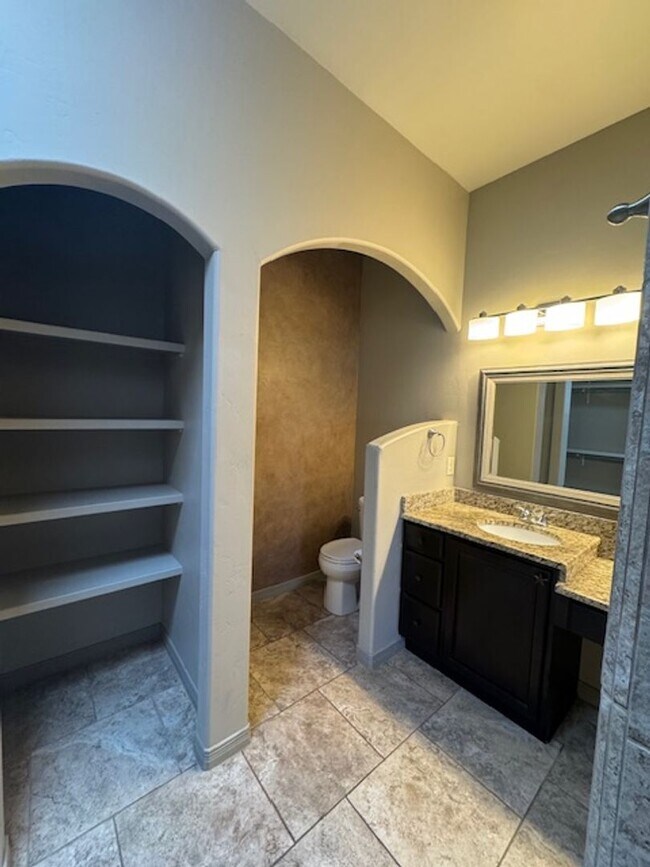 Building Photo - AVAILABLE NOW:  Over-55 Town House for Rent