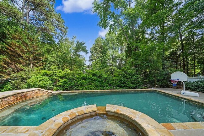 Building Photo - 2260 Bent Creek Manor