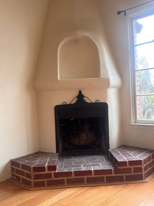 Building Photo - 31 Excelsior Ct