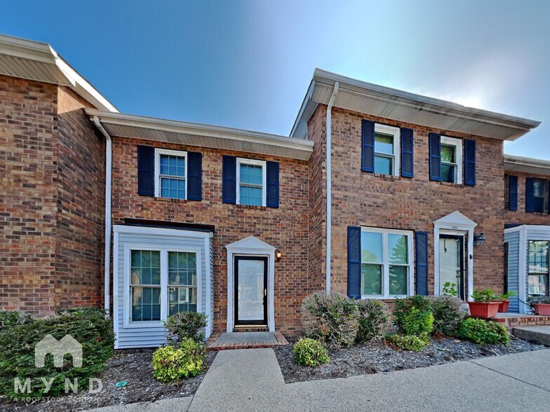 Building Photo - 461 Claircrest Dr