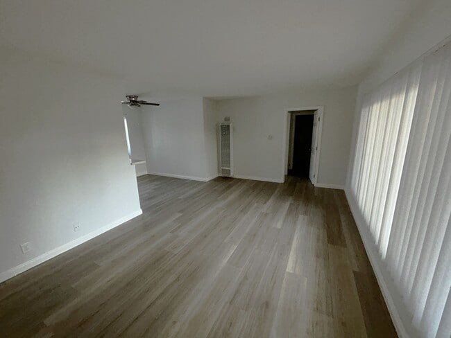 Building Photo - 340 Normandie Ave