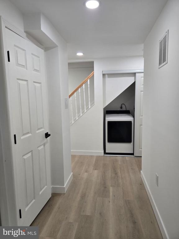 Building Photo - 901 Redbud Ln NE