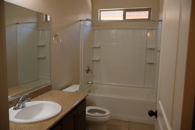 Building Photo - Community Pool