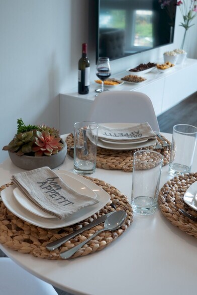 Building Photo - 22 Gold St