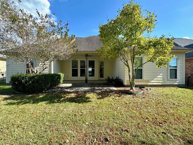 Building Photo - 10723 Hillbrook Ave