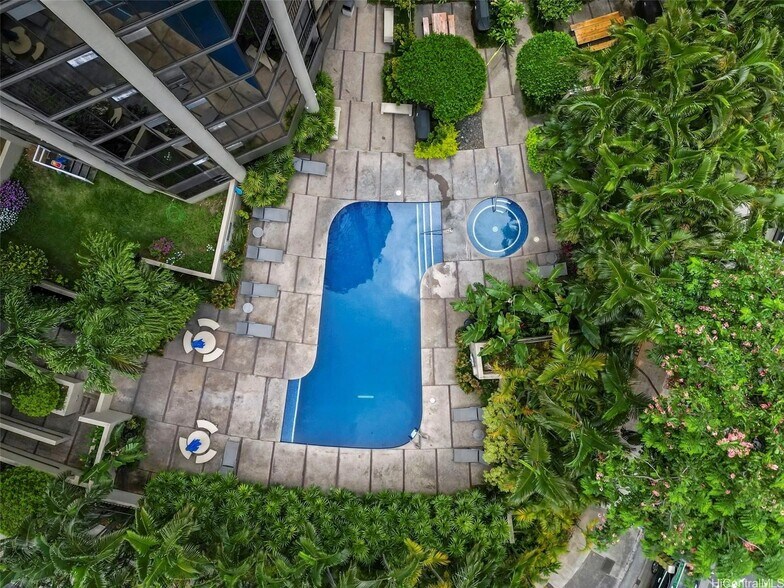 Building Photo - 60 N Beretania St