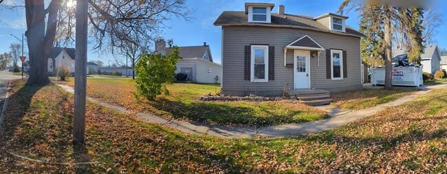 Building Photo - 2107 Poplar St