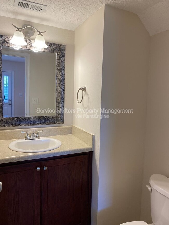 Building Photo - 4211 Ciudad Dr
