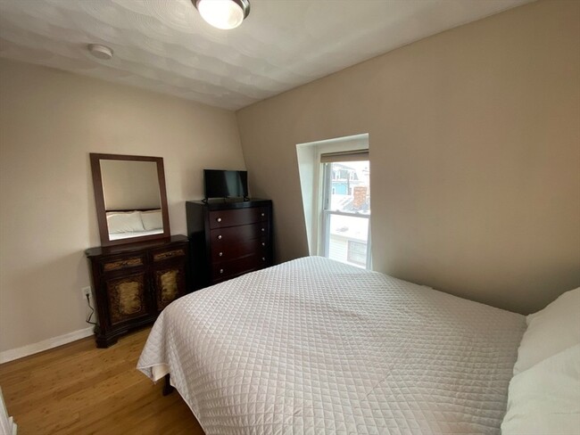 Building Photo - 88 Pearl St