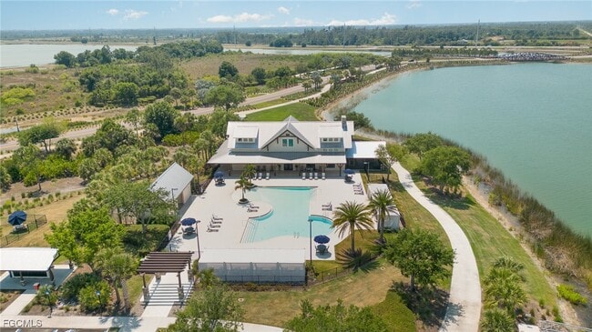 Building Photo - 44525 Palm Frond Dr