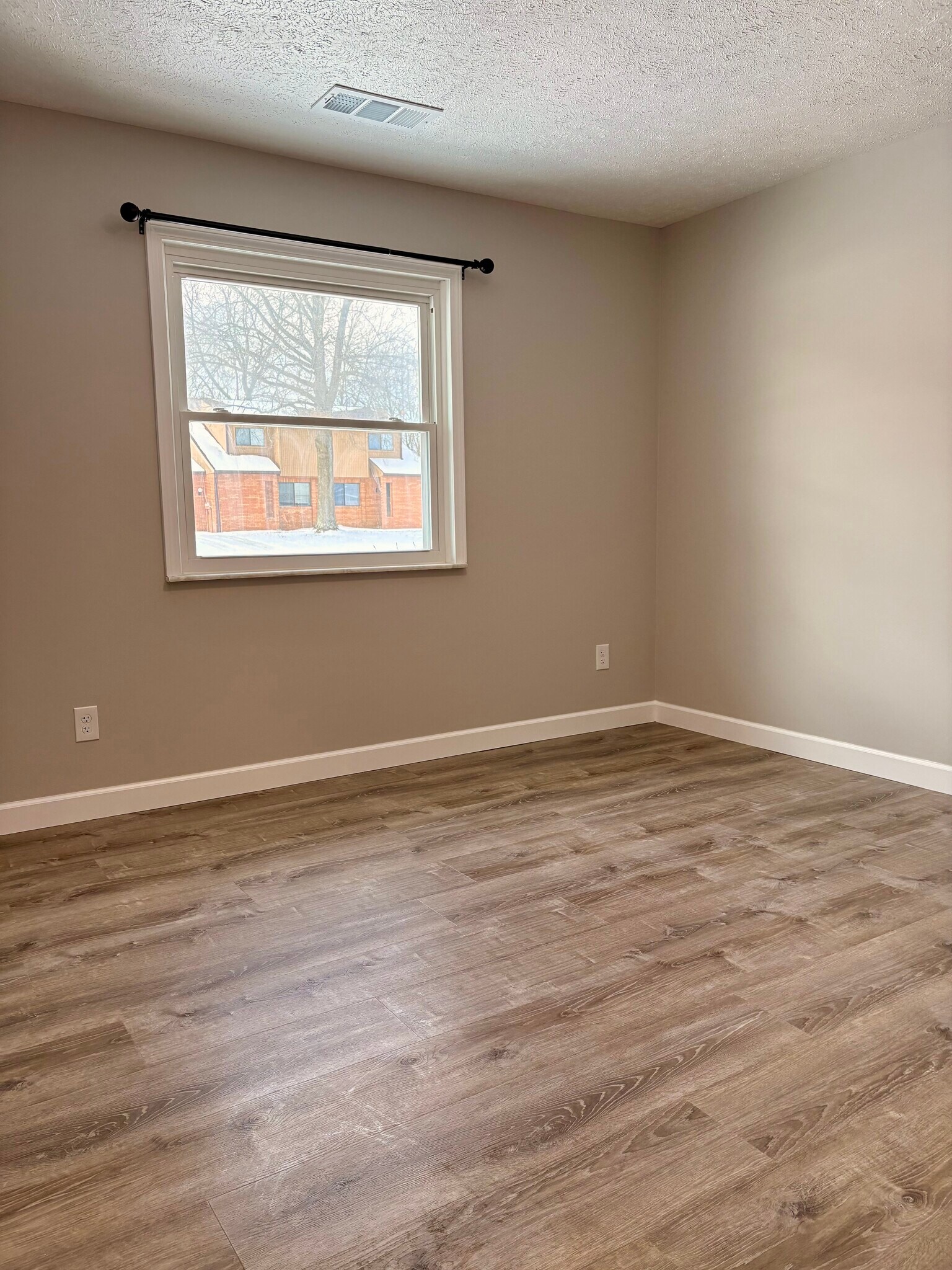 Building Photo - 1809 Sawmill Pl