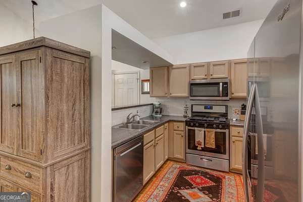 Building Photo - 141 Spruell Springs Rd