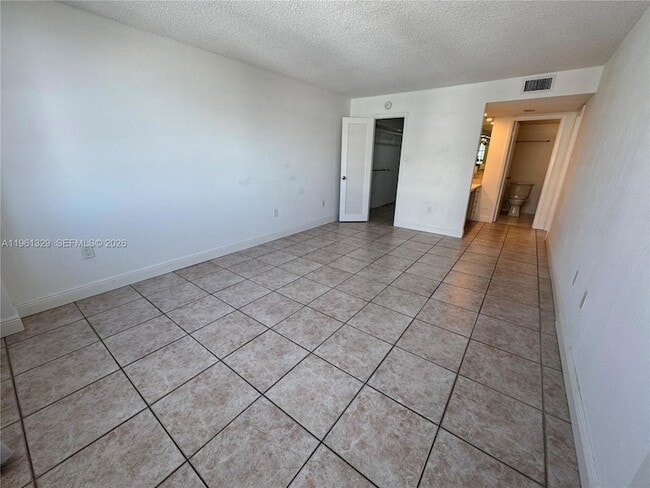 Building Photo - 18041 Biscayne Blvd