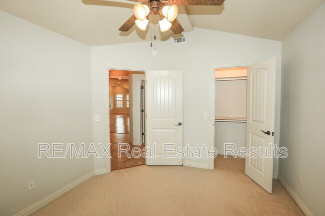 Building Photo - 3607 SW Birchton Ave