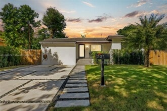 Building Photo - 231 NE 45th St