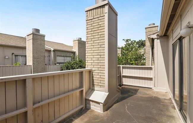 Building Photo - 3800 Tanglewilde St