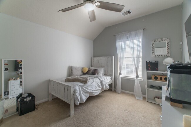 Building Photo - 2823 Sage Bluff Ave