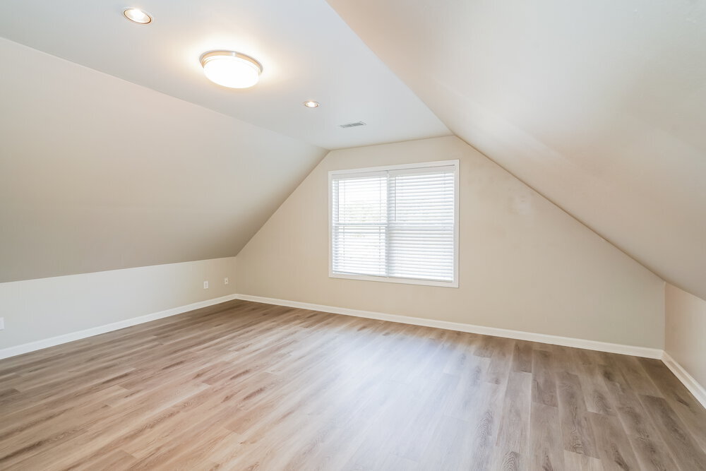 Building Photo - 723 Wildwood Dr