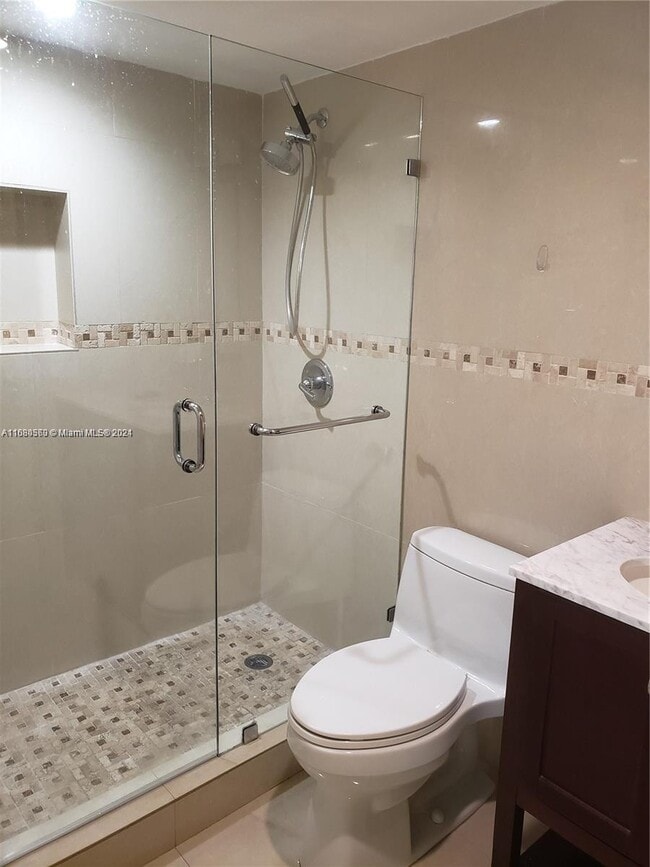 Building Photo - 6937 Bay Dr