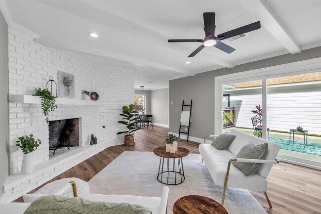 Building Photo - 3518 Shore Shadows Dr