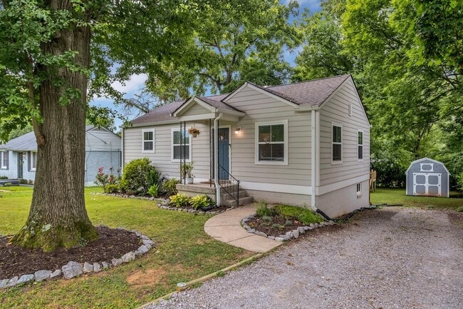 Primary Photo - 2929 Emery Dr